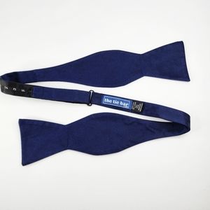 THE TIE BAR Blue Silk Self-Tie Bow-Tie.
